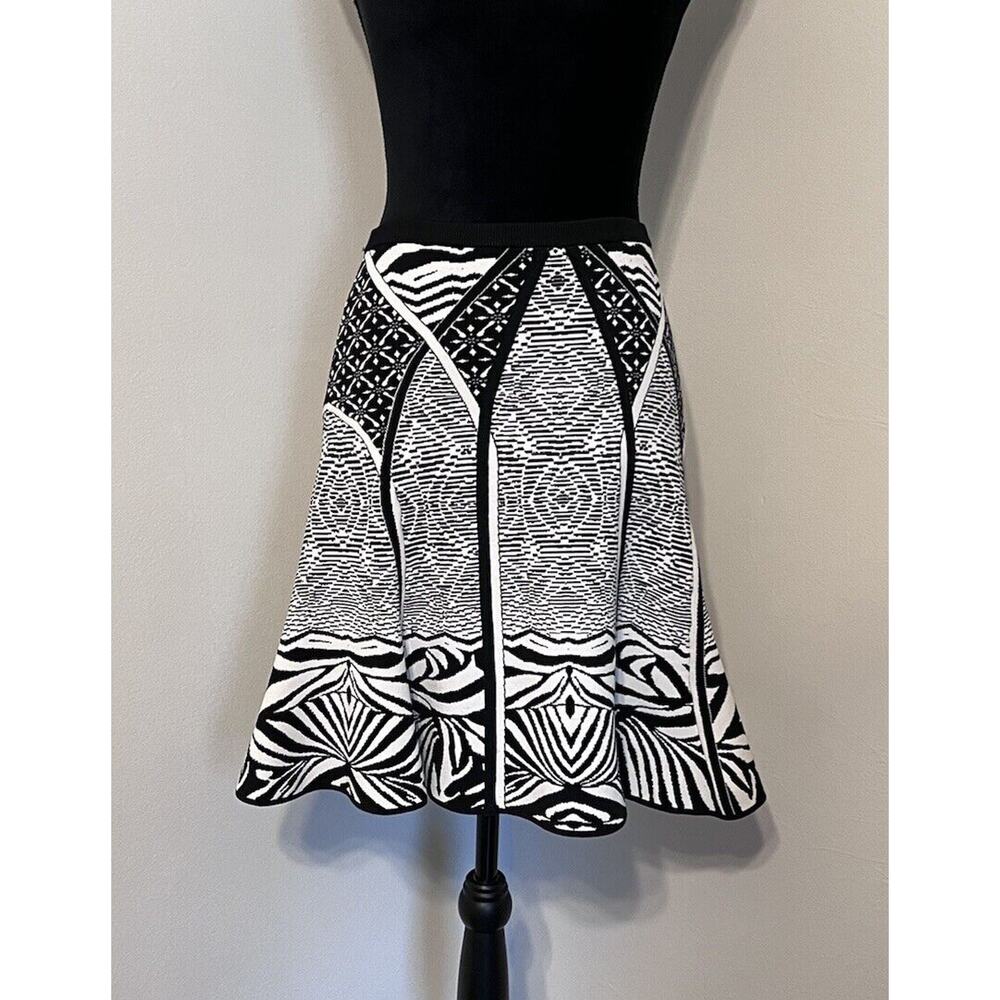 Diane von Furstenberg Skirt Small Samara Zebra Tattoo knit‎ Stretch Funky Animal